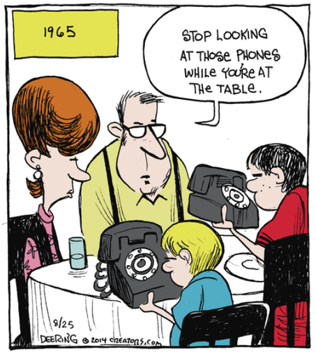 Une famille est à table, le père demande à ses enfants de cesser de fixer leurs téléphones. Comme ça se passe en 1965, il s'agit de téléphones filaires à cadran.