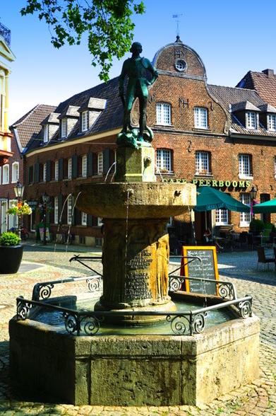 Brunnen am Buttermarkt im Zentrum von Kempen
