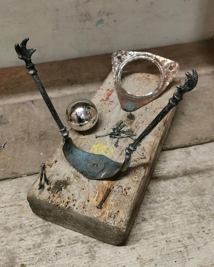 Sonic sculpture made from litter objects.