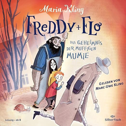 Das Buch und Hörbuch-Cover zeigt die Kinder Freddy & Flo, wie sie an einer Hausecke stehen und eine verdächtige Person beobachten. Diese trägt einen langen beigen Trenchcoat, hat einen Hut mit großer Krempe tief ins Gesicht gezogen und eine schwarze Aktentasche unter dem Arm. Der leicht geöffnete Mantel lässt erahnen, dass es sich hierbei um die Mumie handelt.