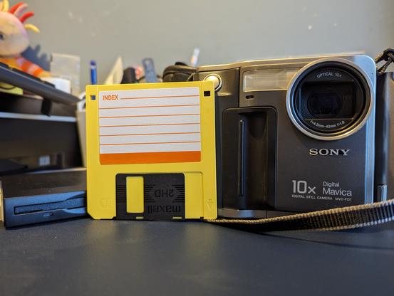 Sony Mavica FD7 and floppy disk
