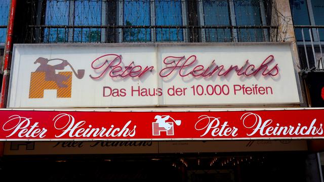 Geschäft in Köln mit dem Claim „Das Haus der 10.000 Pfeifen“