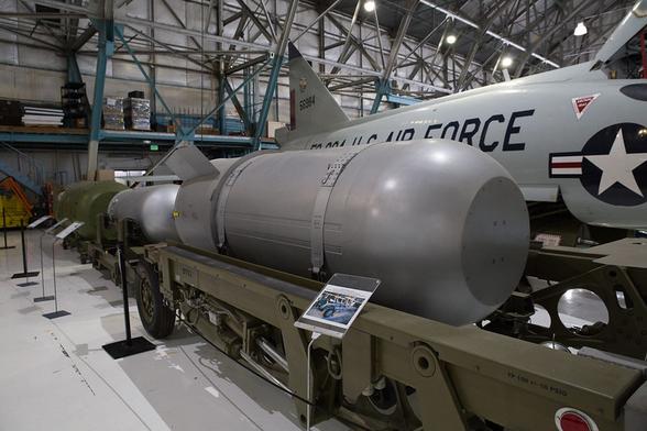 United States Type B53 Thermonuclear Training Device and Casing #photography #airplanes #avgeek #aviation #wingsovertherockies #highlight #wingsmuseum #nuclearbomb #b53 #casing #training #device #unitedstates #coldwar #airandspacemuseum #denver #colorado (Flickr 05.06.2017) https://www.flickr.com/photos/7489441@N06/34750820980
