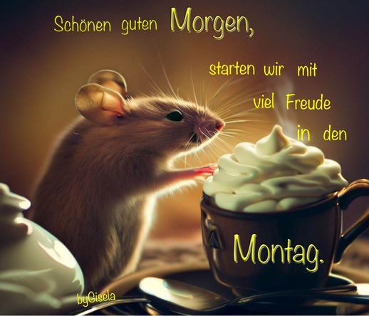 Maus riecht an einer Tasse mit Sahne
