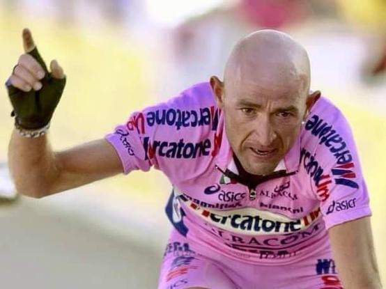 Marco Pantani. Mastodon: Cristóbal Cabezas Martín.