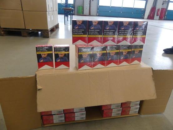 Ein Teil der sichergestellten Zigaretten.