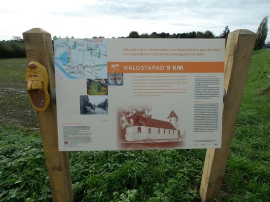 Het Halostapad is een klompenpad rondom Aalst in Gelderland. Het pad van 9 km bestaat nog niet zo lang.