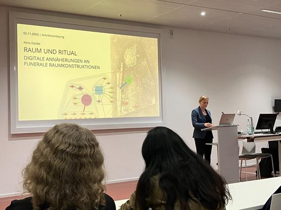 Titelfolie der ersten Präsentation "Raum und Ritual"