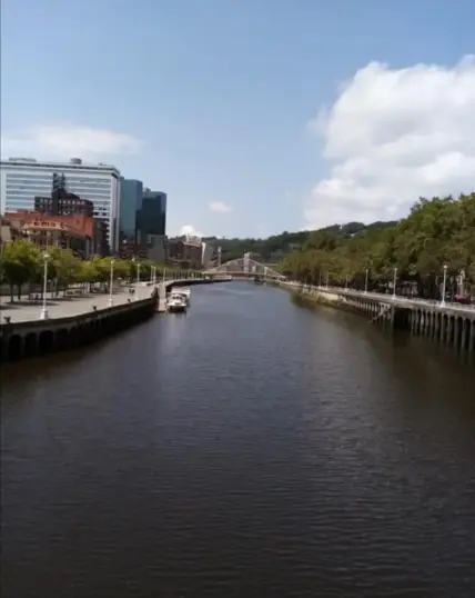 Ría De Bilbao.