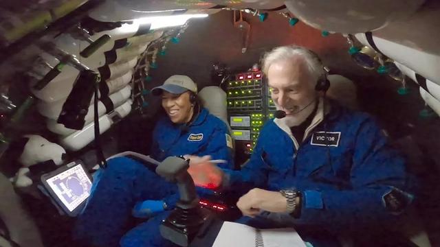 dawn wright in a submersible