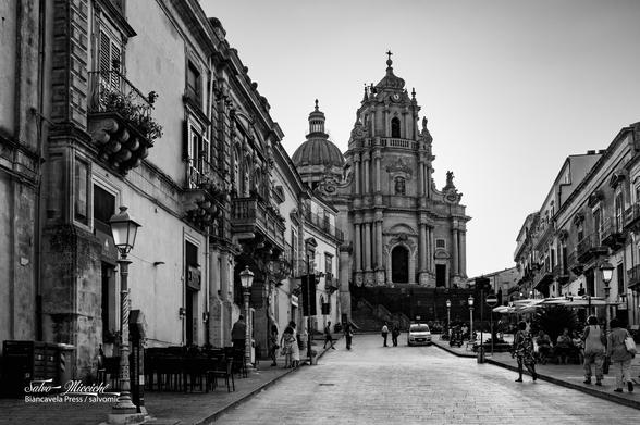 Piazza Duomo (Ragusa, Sicily)