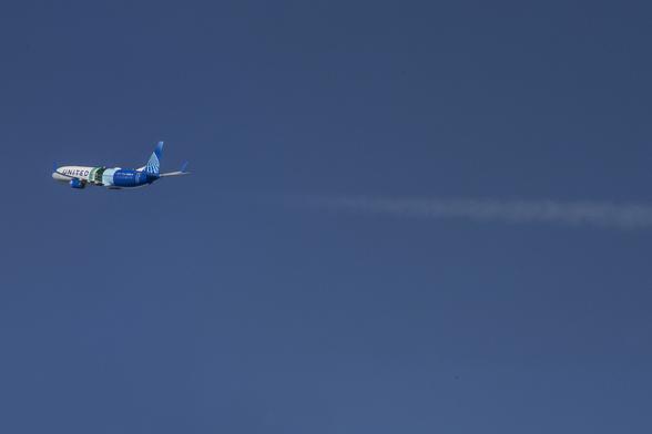 NASA’s_DC-8_aircraft_tracks_fuel_in_ecoDemonstrator_2023_project_with_Boeing,_partners_(AFRC2023-0166-251).jpg