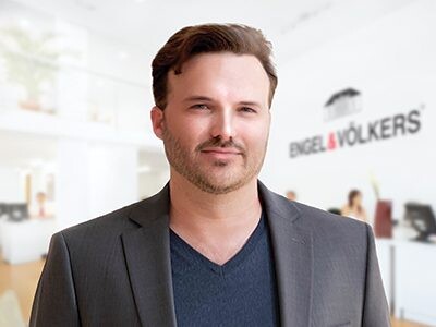 Kagan Smith, Cape Coral Gay Realtor