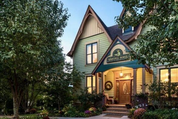 Hartzell House B&B