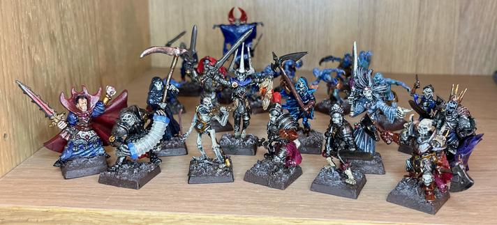 Undead-miniatyrer. Vampyr, skjeletter, ghouls, wraiths, wights, banshee, hele pakka.