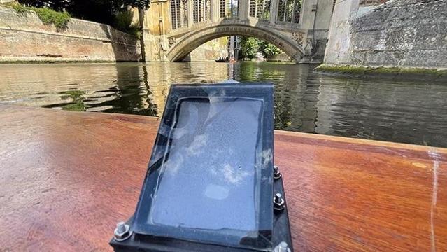 Image of device that can create clean water and clean hydrogen from polluted or sea water