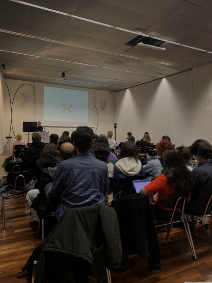 Helena Schmidt in the design week symposium taking about digital didactics in arte education