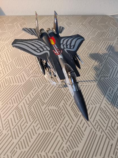 Modellino in scala 1:72 di un F-15E