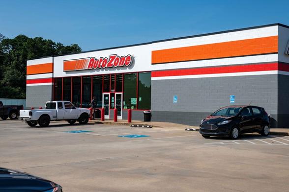 Exterior shot of an AutoZone.