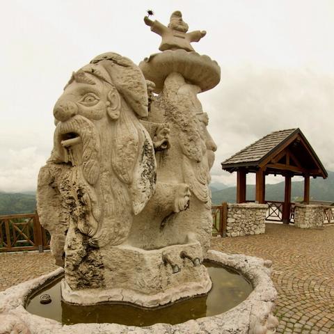 La Fonte Degli Elfi, Via Ostarelli, 8, 36010 Roana VI, Italy