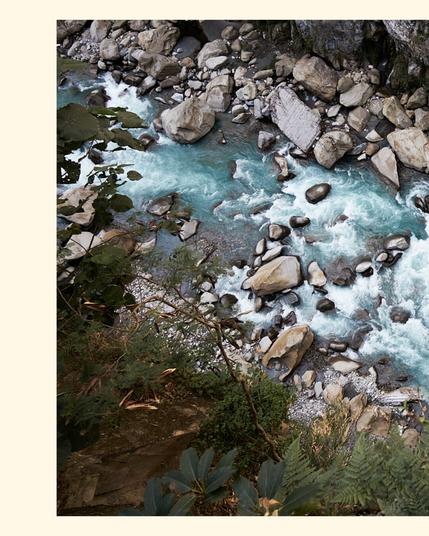 The crystal clear turquoise water of Liwu river, as seen from the street snaking its path through Taroko Gorge.