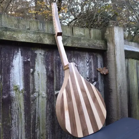 Jo Dusepo luthier www.dusepo.co.uk #lute #oud
#gambus #barbat #luthier #lutherie #laute #laúd #medievallute #liuto
#luteria #lutheria #ούτι #laudarabe #whatsonyourbench #ud #worldmusic
#earlymusic #renaissancelute #lutemaker #woodworking #woodwork
#musicalinstrument #عود #oud_maker #mandolin #bandolim #cittern #renaissancecittern