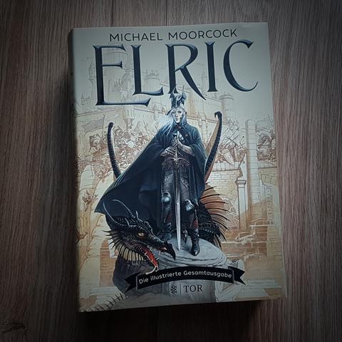 Elric-Cover. Elric, hinter ihm eine Drache und eine Burg mit tobender Schlacht.