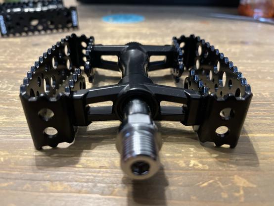 Pedal von der Achse aus gesehen