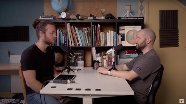 2 nerds talking about maps