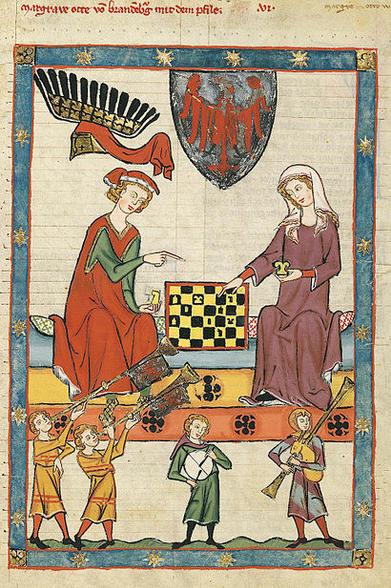 A medieval illustration of two women playing chess. At the bottom of the page there are illustrations of musicians