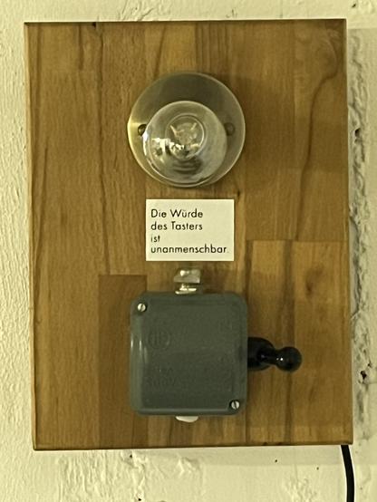 Frankenstein Status Switch with big retro light bulb for our hacker space hacKNology.de in the making