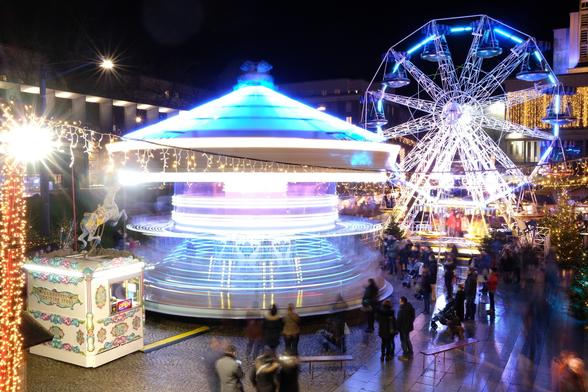 Un manege qui tourne la nuit