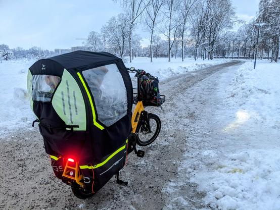 Lastenrad im Schnee.
