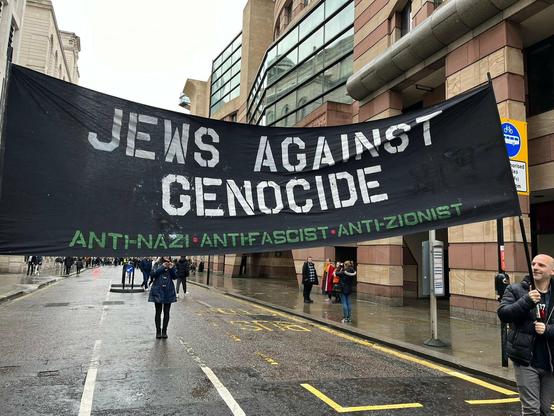 Large banner today on London 'Jews Against Genocide.  Anti-Nazi, Anti-Fascist, Anti -Zionist'.