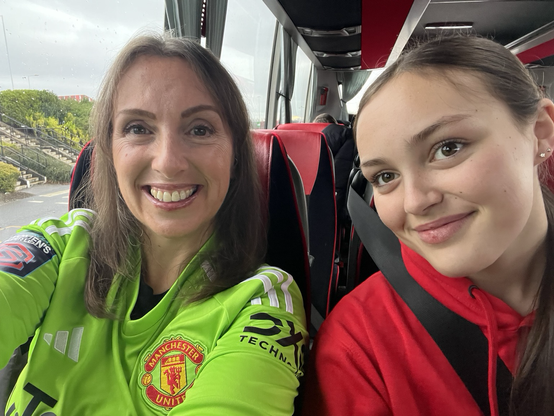Man United Ladies fans setting off on coach trip to Tottenham away match