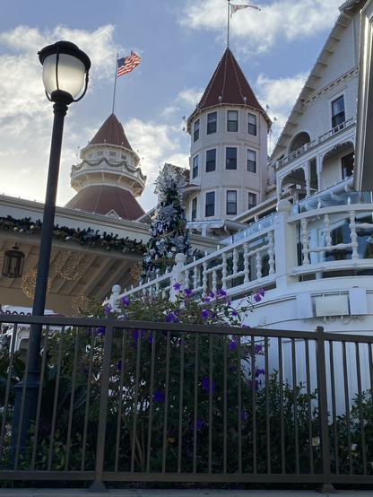 Del Coronado hotel entrance in mid December.