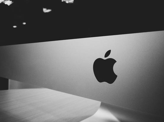 Apple 🍎 logo