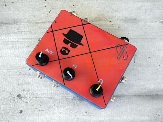 custom stereo mixer with headphones out
