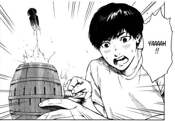 Eiji, poussé par ses camarades, enfonce le pic dans le tonneau et le pirate s'envole.