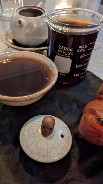 Shou puerh in a bowl.