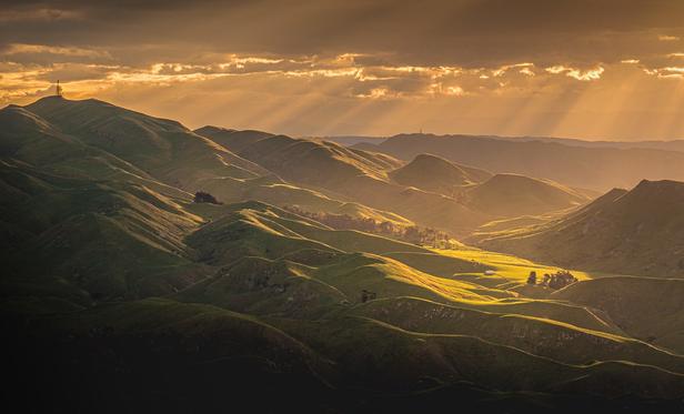 Rays of light over the Herehere Valley, Hawke's Bay, New Zealand

Some evenings you chase the light around, others you just have to wait for it to come to you.

Fujifilm X-T5, ISO200, 67mm ( 50-230 lens ), 1/200sec, f7.1
Processed in Lightroom and Photoshop