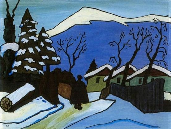 Peinture de paysage hivernal. Au premier plan, une rue de village enneigée, sur laquelle chemine une personne représentée de dos, coiffée d’un béret et portant une cape noire. 
À gauche, des troncs d’arbres coupés sont rangés sur le sol, alignés, au pied de deux sapins dont les branches sont couvertes de neige. 
À droite, trois maisons identiques, stylisées, dont la toiture est couverte d’une épaisse couche de neige. Quelques arbres dénudés. 
À l’arrière-plan, l’imposante silhouette d’une montagne bleue au sommet enneigé, sous un ciel bleu.
