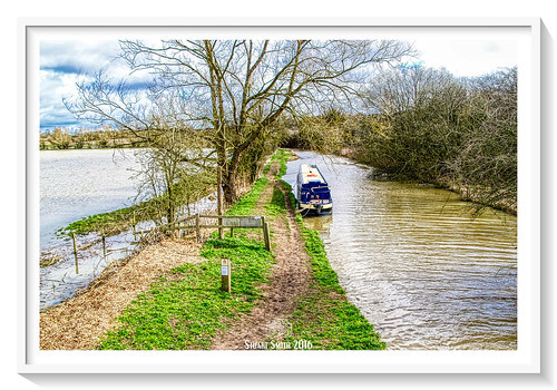 A photo titled "'Exeter', Oxford Canal, Somerton, Bicester, Oxfordshire, England UK", taken near Winding Hole, Somerton by Stuart Smith. on Flickr.