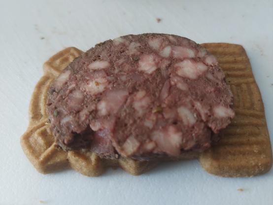 Blutwurst auf Spekulatius
