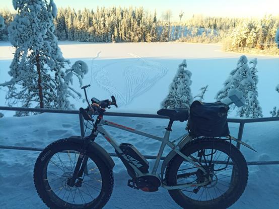 kuten edellinen mutta läskipyörä on lisätty kuvaan