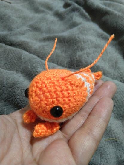 Pequeño camaron tejido a crochet