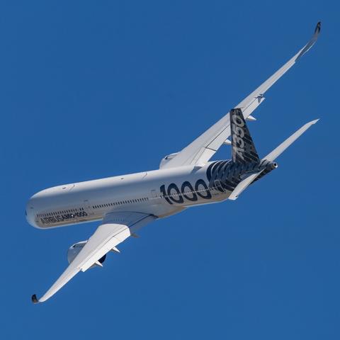 Airbus A350-1000 XWB display at Paris Airshow 2017 #A350 #A3501000 #Airbus #Aircraft #Airplanes #Airshow #Avgeek #Aviation #France #Paris #ParisAirshow #PAS17 #Planes #Travel #XWB
