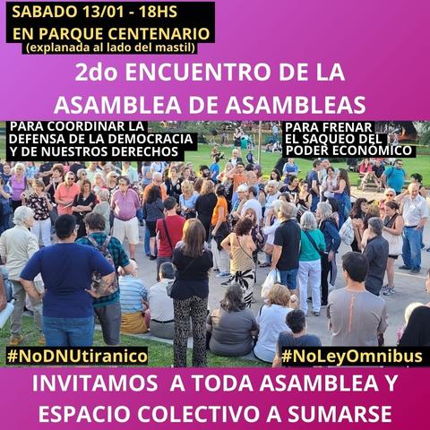 Foto de una asamblea en un parque. Fondo violeta, texto blanco. Invitación al 2do encuentro de la asamblea de asambleas: para coordinar la defensa de la democracia y de nuestros derechos, para frenar el saqueo del poder económico. Invitamos a toda asamblea y espacio colectivo a sumarse.