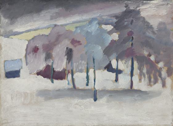 Eine hügelige Landschaft. Schneebedeckt. In der Mitte verschneite angedeutete Bäume in verschiedenen weiß-blau-und grau Tönen. Links ist ein kleines blaues Häuschen angedeutet.
