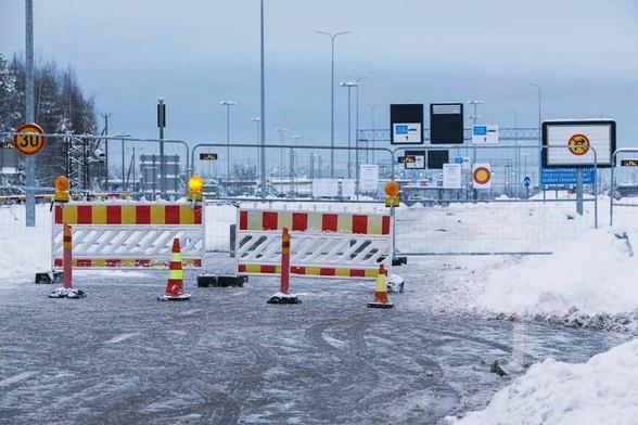 A view of the road to closed Vaalimaa border check point between Finland and Russia in Virolahti, Finland December 16, 2023. Lehtikuva/Lauri Heino via REUTERS/File Photo Acquire Licensing Rights